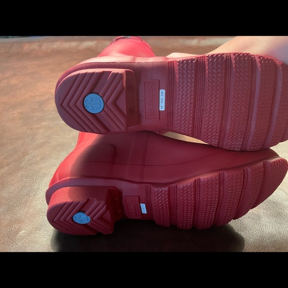 Red tall hunter boots - Picture 3 of 3